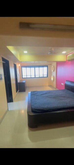 Bedroom in 3 BHK Apartment at Zainab Tower, Madanpura – for Rent