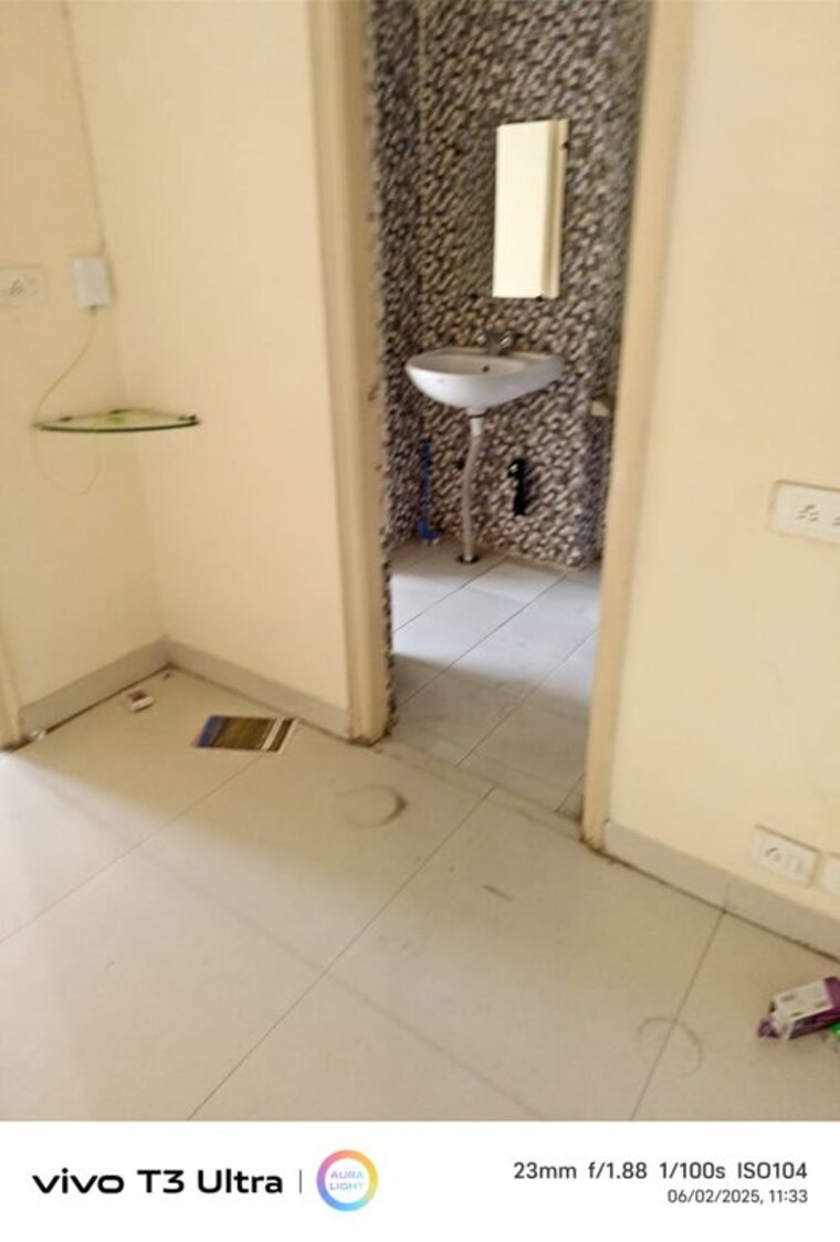 Bathroom, maxblis-grand-wellington 1 Bedroom 615 Sq.Ft. Apartment In Sector 75 Noida 9766706