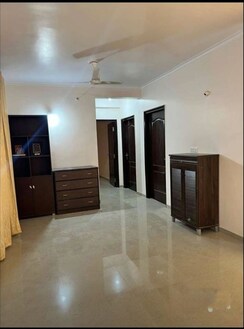 4 BHK + Servant Room Apartment For Sale in DLF Belvedere Towers