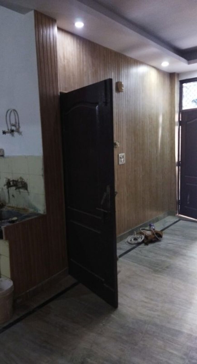 Bathroom, swaran jayanti puram 2 Bedroom 90 Sq.Mt. Builder Floor In Swaran Jayanti Puram Ghaziabad 9766725