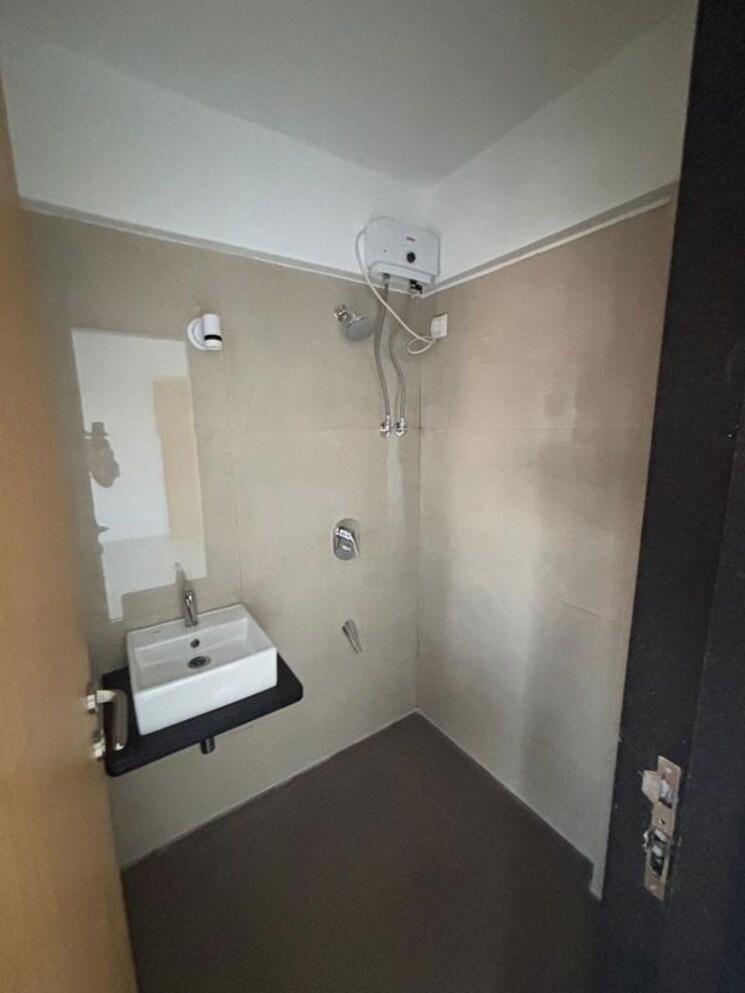 Bathroom, vaibhavlaxmi-queens-glory 2 Bedroom 936 Sq.Ft. Apartment In Chembur Mumbai 9766697