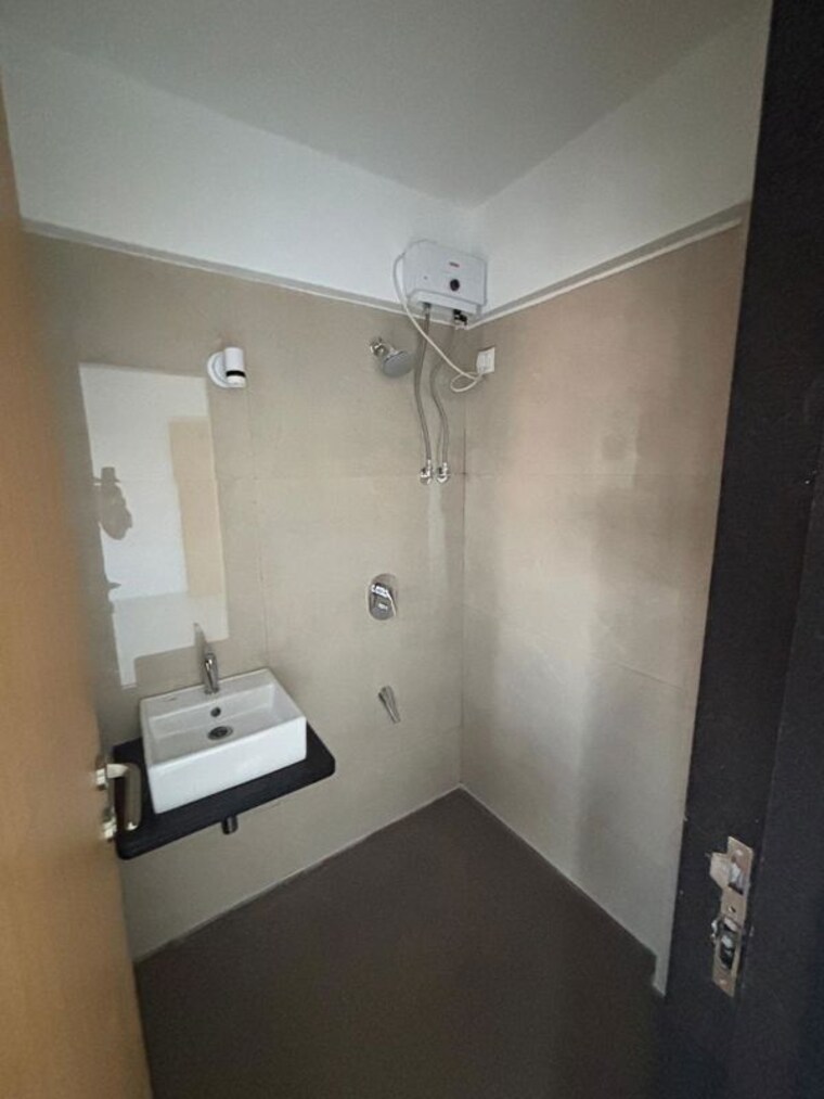 Bathroom, vaibhavlaxmi-queens-glory 2 Bedroom 936 Sq.Ft. Apartment In Chembur Mumbai 9766697