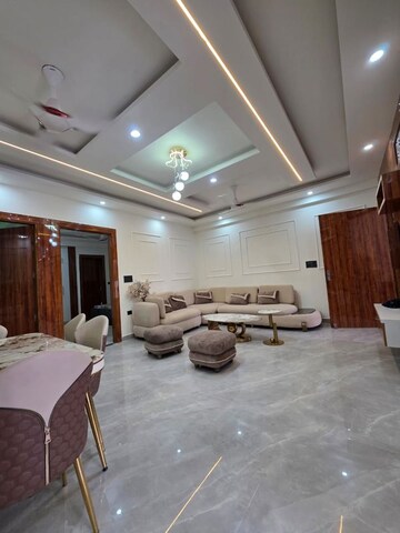 Team Area in 3 BHK Apartment at Lal Kuan – for Sale