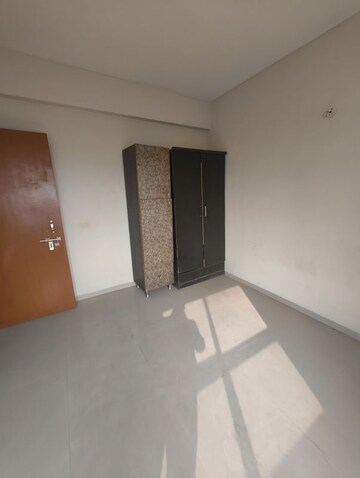 Room in 2 BHK Apartment at Adani Aangan, Sector 89a – for Rent