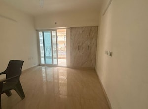 Room in 2 BHK Apartment at Panchsheel Greens II, Sector 16 Greater Noida – for Rent