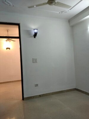 Room in 1 BHK Builder Floor at Saket – for Rent