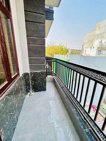 Balcony in 1 BHK Builder Floor at Chattarpur – for Rent