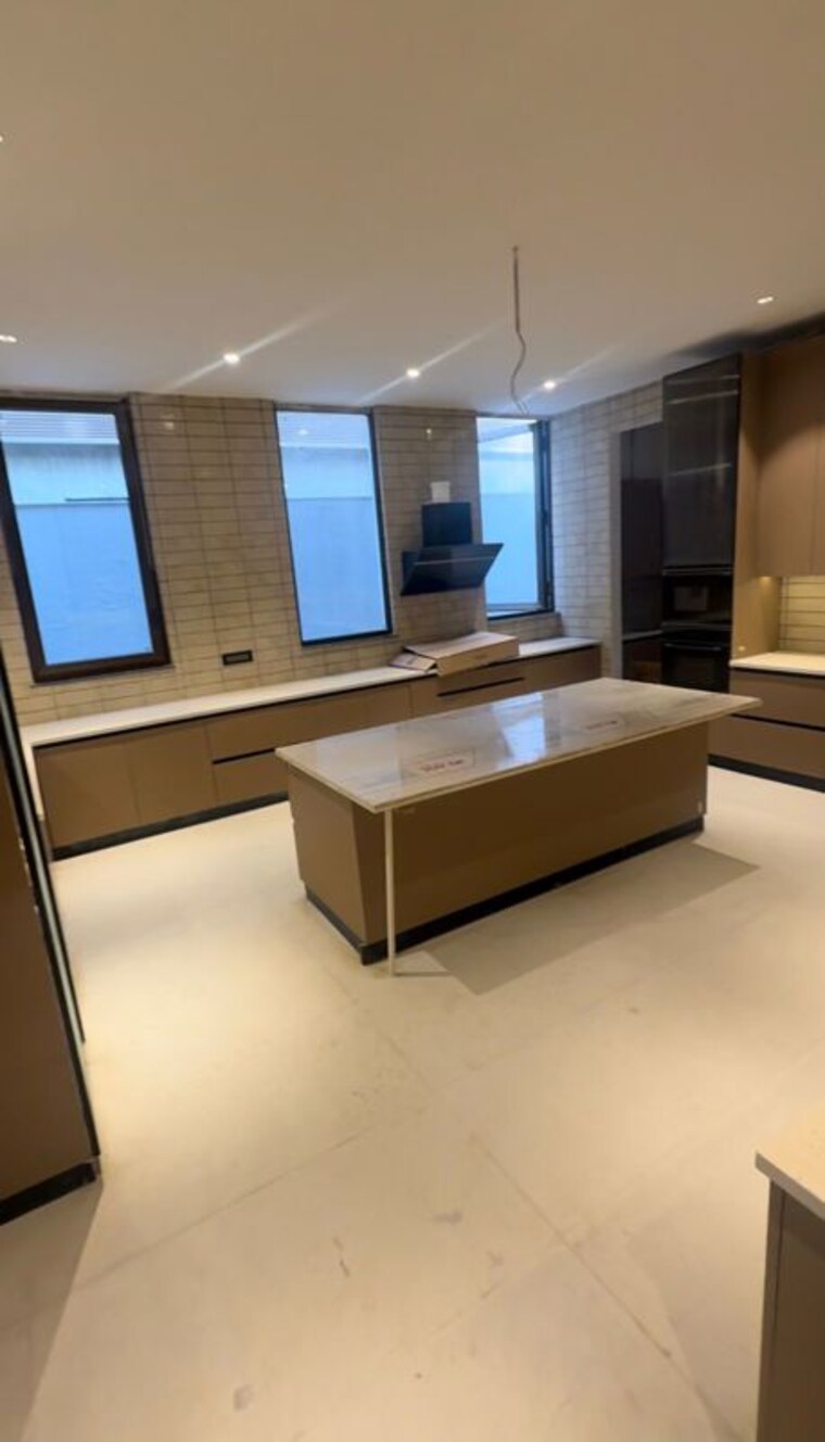 Kitchen, gadaipur 6+ Bedroom 1600 Sq.Ft. Penthouse In Gadaipur Delhi 9721759