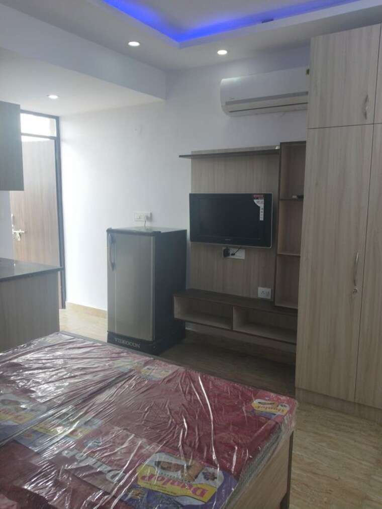 Bedroom, dhoot-time-residency 1 RK 250 Sq.Ft. Apartment In Sector 63 Gurgaon 9766894