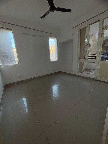 Room in 3.5 BHK Apartment at Stellar Jeevan, Sector 1 Greater Noida – for Sale