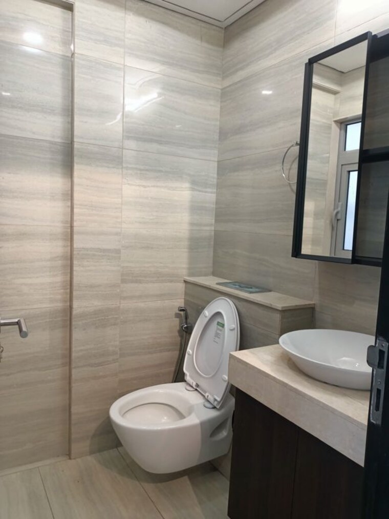 Bathroom, oberoi-realty-esquire 3.5 Bedroom 1515 Sq.Ft. Apartment In Goregaon East Mumbai 9766879