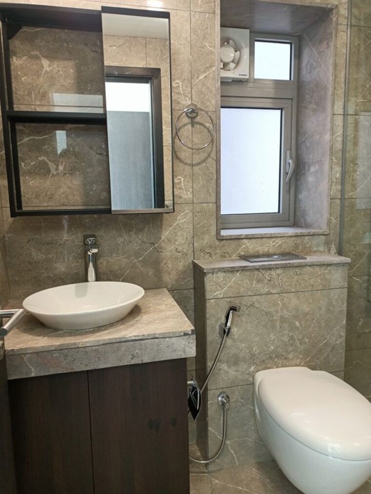 Bathroom, oberoi-realty-esquire 3.5 Bedroom 1515 Sq.Ft. Apartment In Goregaon East Mumbai 9766879