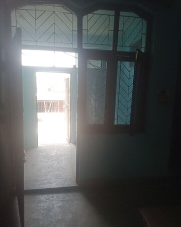 Room in 1 BHK Villa at Aliganj – for Rent