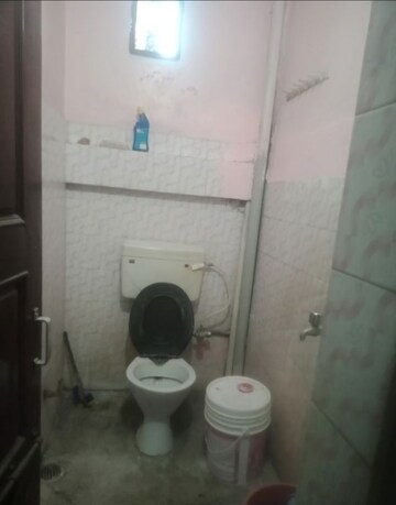 Bathroom in 1 BHK Villa at Aliganj – for Rent