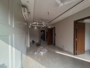 Room in 3 BHK Builder Floor at Chittaranjan Park – for Rent