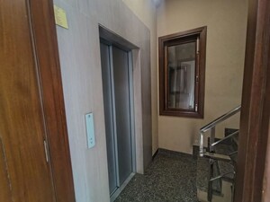 Room in 3 BHK Builder Floor at Chittaranjan Park – for Rent