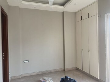 Room in 3 BHK Builder Floor at Chittaranjan Park – for Rent
