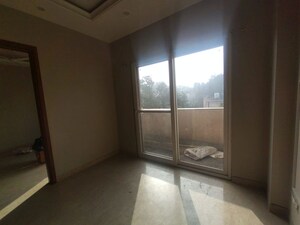 Room in 3 BHK Builder Floor at Chittaranjan Park – for Rent