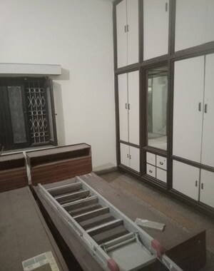 Room in 1 BHK Villa at Aliganj – for Rent