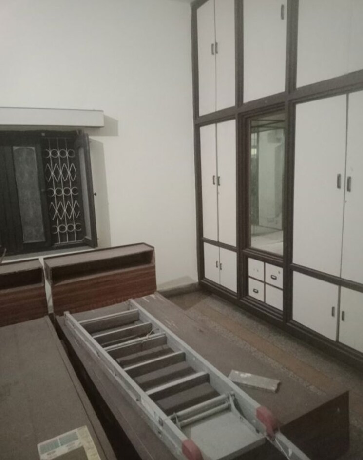 Room, aliganj 1 Bedroom 980 Sq.Ft. Villa In Aliganj Lucknow 9767010