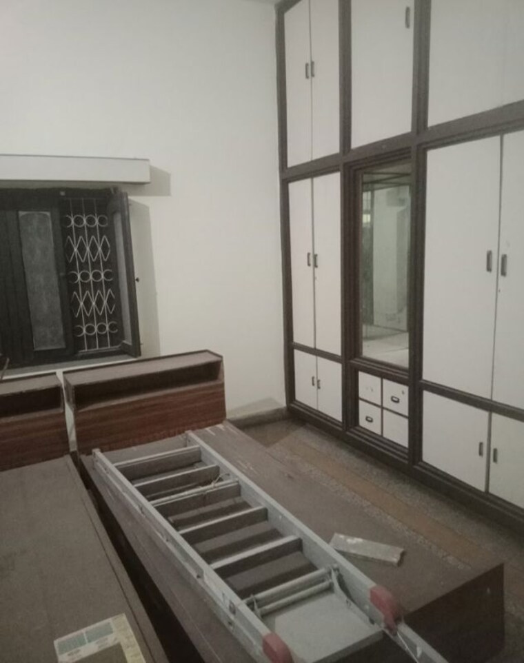 Room, aliganj 1 Bedroom 980 Sq.Ft. Villa In Aliganj Lucknow 9767010