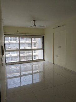 2 BHK + Extra Room Apartment For Sale in Godrej Central