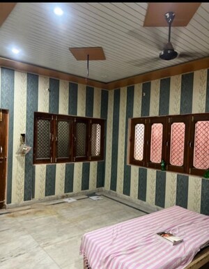Bedroom in 2 BHK Villa at Aliganj – for Rent