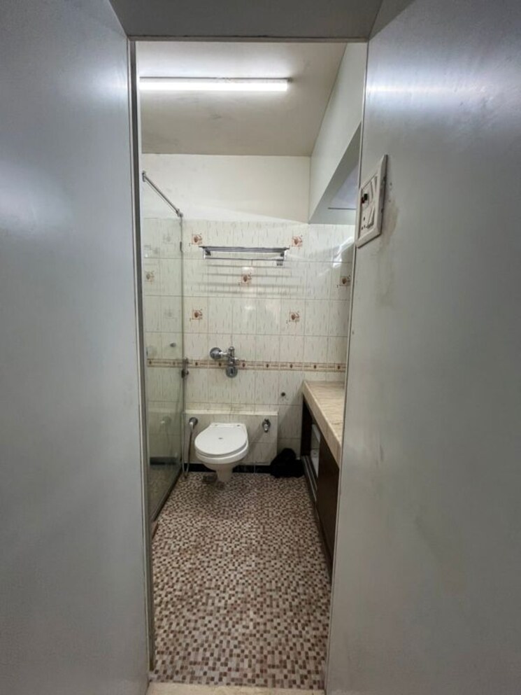 Bathroom, prabhadevi 3 Bedroom 1300 Sq.Ft. Apartment In Prabhadevi Mumbai 9767014
