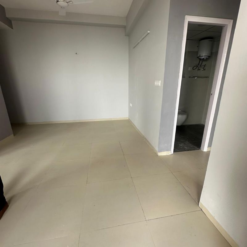 2 BHK Apartment For Rent in Supertech Hues