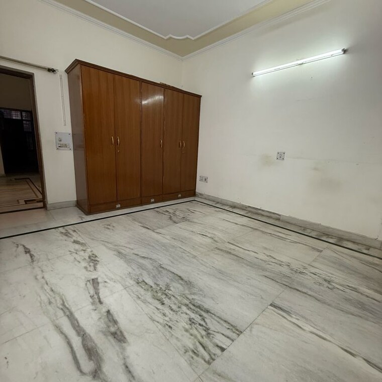 Room, sector 23 2 Bedroom 360 Sq.Ft. Builder Floor In Sector 23 Gurgaon 9767114