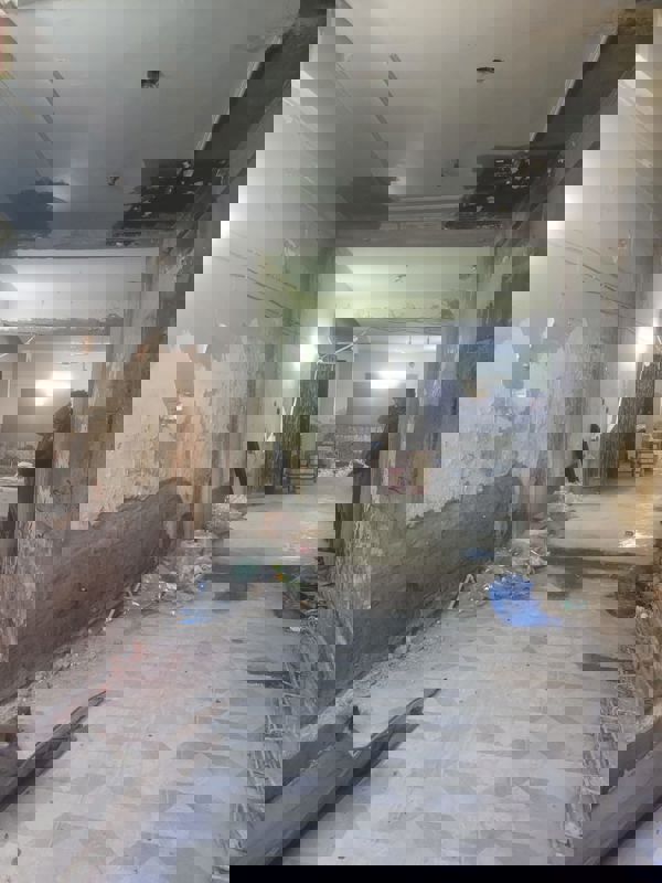 Showroom For Rent in Jakhan