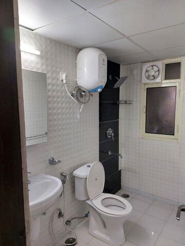 Bathroom in 4 BHK Apartment at Amrapali Sapphire Phase-II, Sector 45 – for Sale