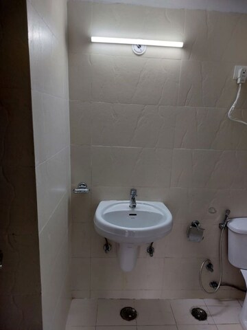 Bathroom in 4 BHK Apartment at Amrapali Sapphire Phase-II, Sector 45 – for Sale