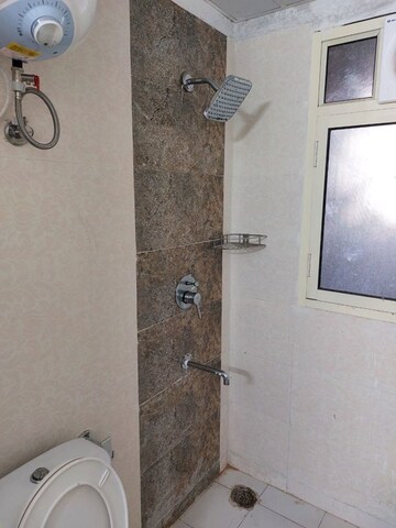 Furnished Amenities in 4 BHK Apartment at Amrapali Sapphire Phase-II, Sector 45 – for Sale