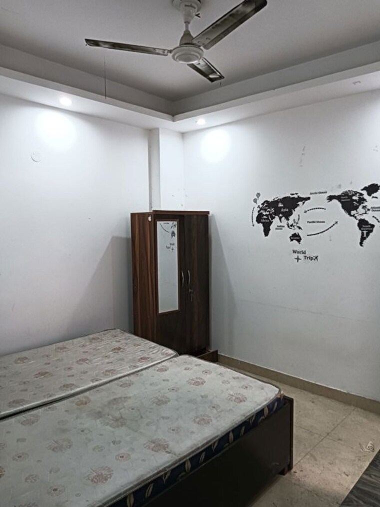 Room, saket 1 RK 200 Sq.Ft. Builder Floor In Saket Delhi 9767137