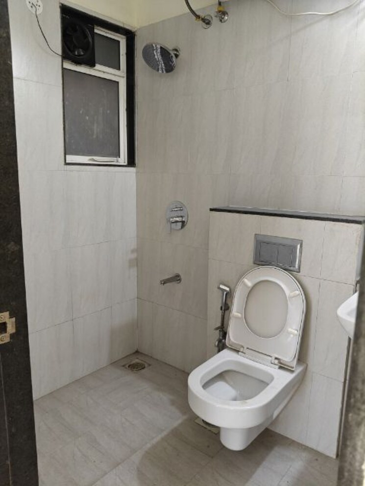 Bathroom, godrej-central 2 Bedroom 754 Sq.Ft. Apartment In Chembur Mumbai 9767145