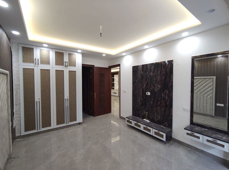 Room, sector 84 4 Bedroom 351 Sq.Yd. Builder Floor In Sector 84 Faridabad 9767197