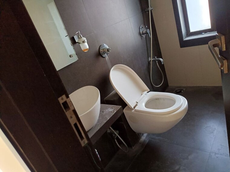 Attached Bathroom, lalani-grandeur 2 Bedroom 651 Sq.Ft. Apartment In Goregaon East Mumbai 9767295