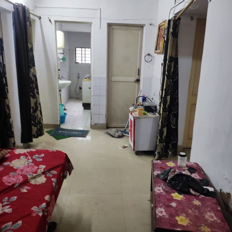 Bedroom, rwa-jalvayu-vihar-noida 1.5 Bedroom 600 Sq.Ft. Apartment In Sector 25 Noida 9767310