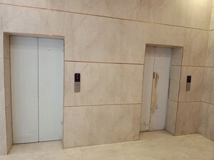 Lift in 1 BHK Apartment at Earthcon Beetle Suites, Chi V Greater Noida – for Sale