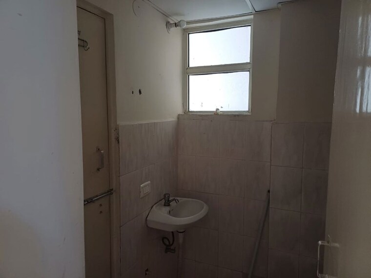 Bathroom, rof-aalayas 2 Bedroom 717 Sq.Ft. Apartment In Sector 102 Gurgaon 9767320