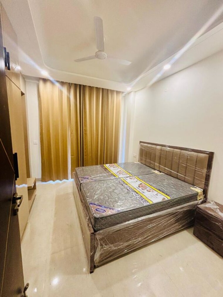 Bedroom, dlf-the-summit 4 Bedroom 3500 Sq.Ft. Apartment In Dlf Phase V Gurgaon 9767321