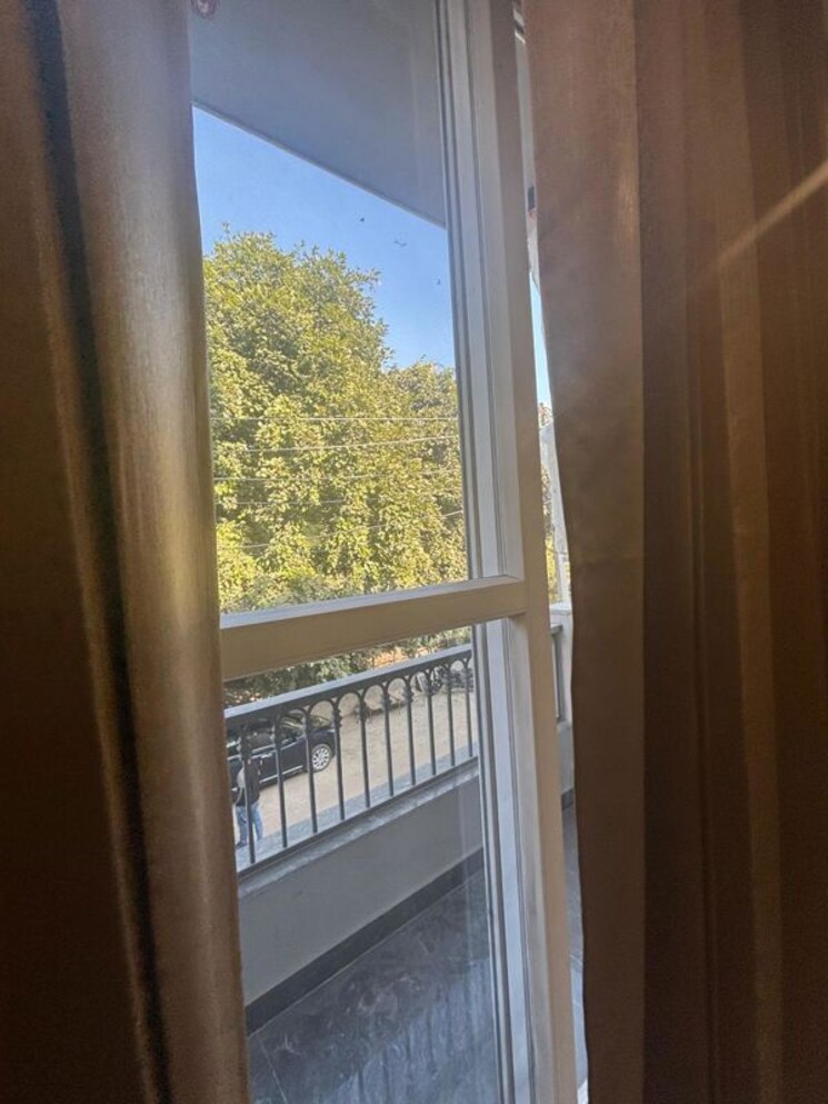 Balcony, dlf-the-summit 4 Bedroom 3500 Sq.Ft. Apartment In Dlf Phase V Gurgaon 9767321