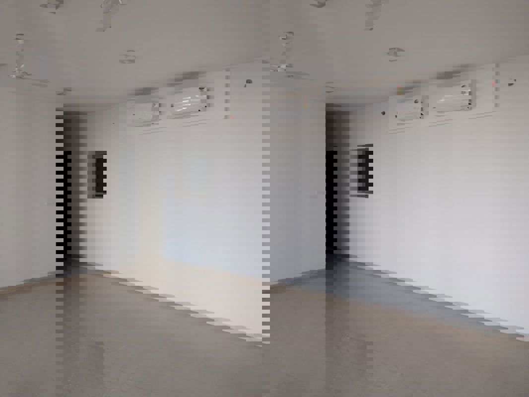 3 BHK Apartment For Sale in Oberoi Realty Esquire