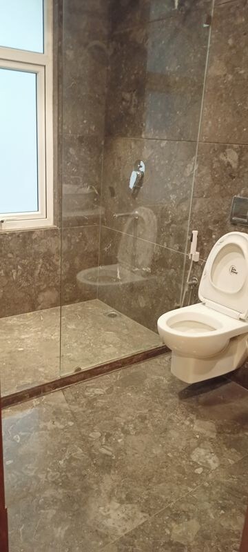 Bathroom in 4 BHK Builder Floor at DLF City Phase IV, Dlf Phase iv – for Rent