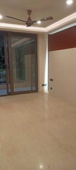 4 BHK + Servant Room Builder Floor For Rent in DLF City Phase IV
