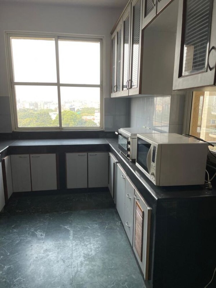 Kitchen, dlf-hamilton-court 3 Bedroom 2659 Sq.Ft. Apartment In Sector 27 Gurgaon 9767327