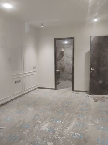 Room in 3 BHK Apartment at NCR Monarch, Sector 1 Greater Noida – for Sale