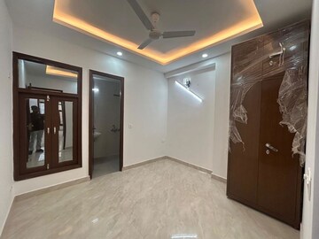 Room in 2 BHK Builder Floor at Saket – for Rent