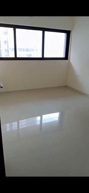 Room in 3 BHK Apartment at Lotus Sky Garden, Malad West – for Rent